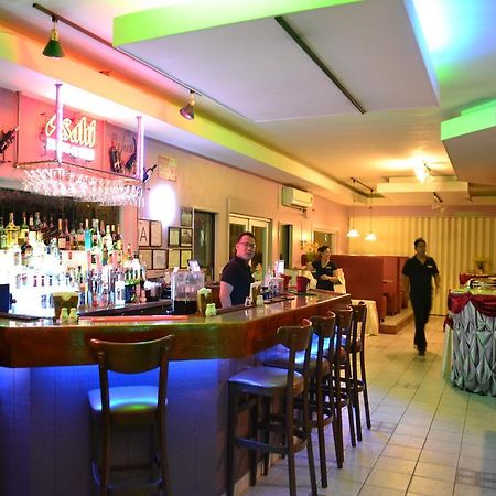 West Plaza Malakal Otel Koror Dış mekan fotoğraf
