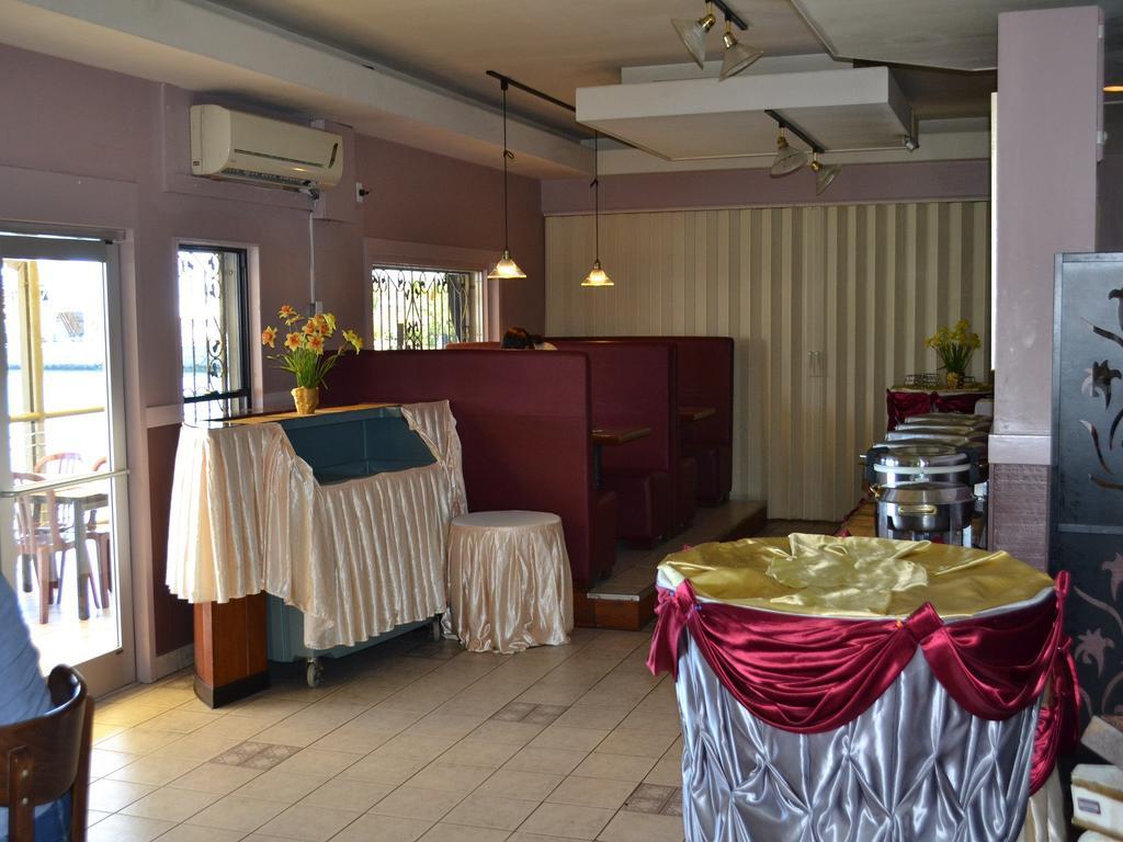 West Plaza Malakal Otel Koror Dış mekan fotoğraf