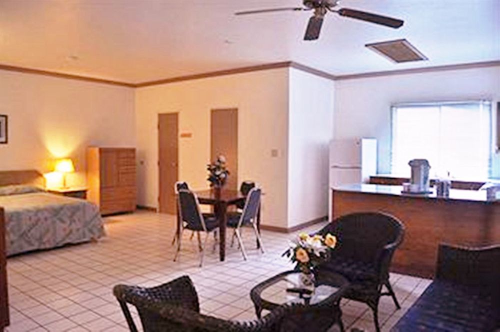 West Plaza Malakal Otel Koror Dış mekan fotoğraf