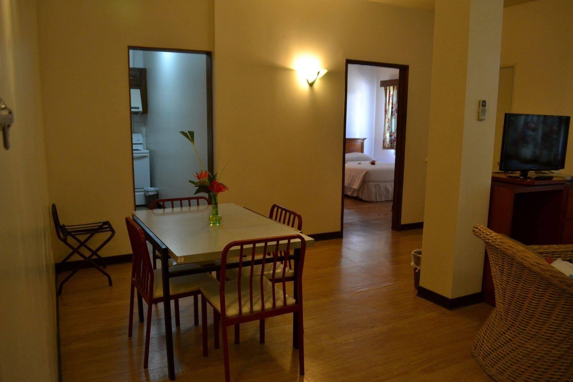 West Plaza Malakal Otel Koror Dış mekan fotoğraf