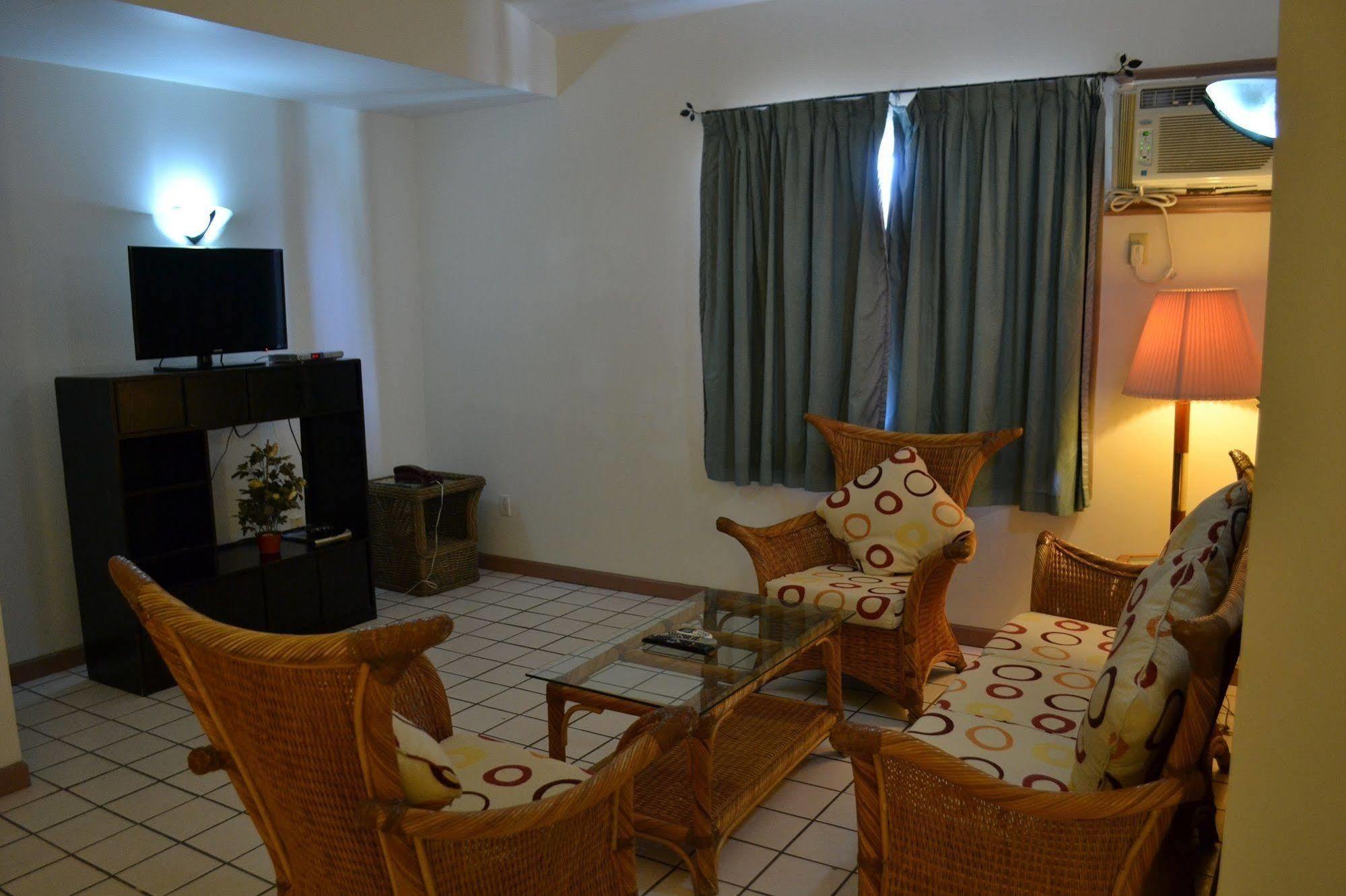 West Plaza Malakal Otel Koror Dış mekan fotoğraf