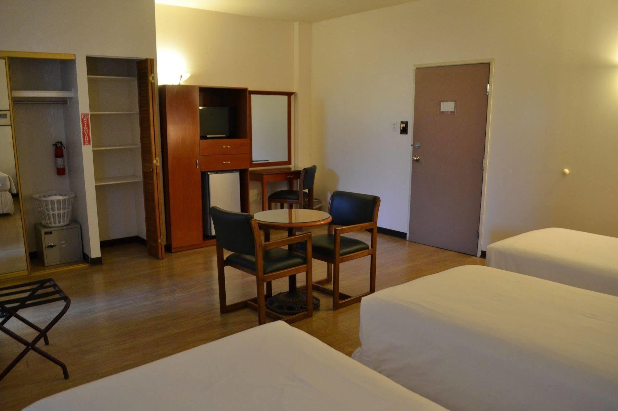 West Plaza Malakal Otel Koror Dış mekan fotoğraf